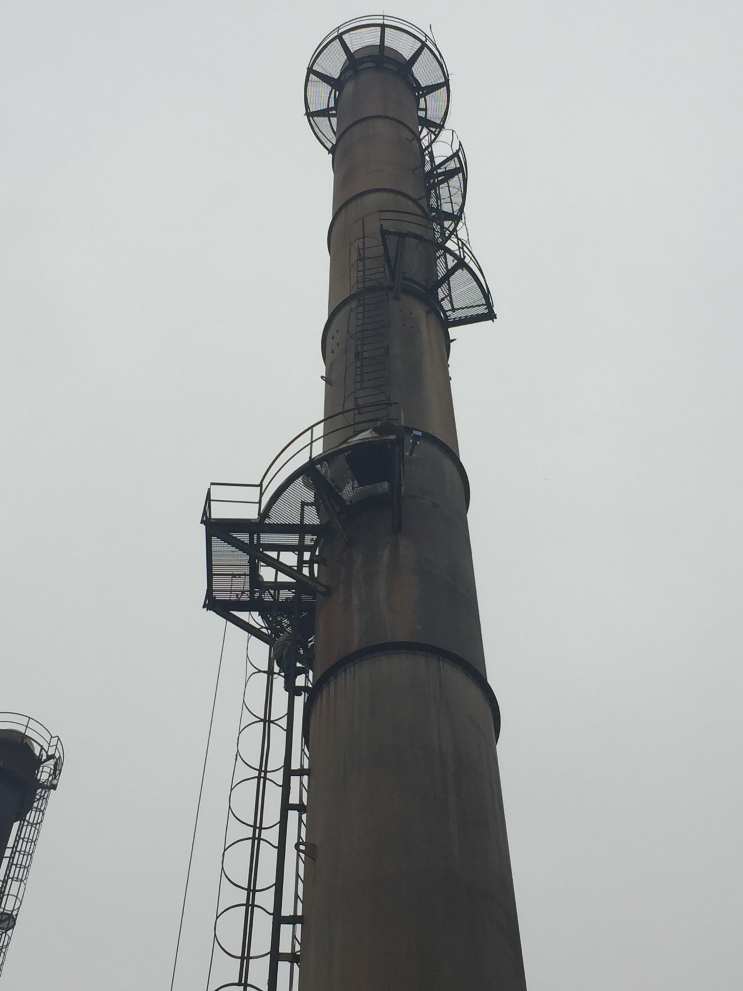 Trạm quan trắc khí thải ống khói tại nhà máy Giấy Bãi Bằng,. Các thông số quan trắc: Bụi, lưu lượng, CO, SO2, NOx, O2